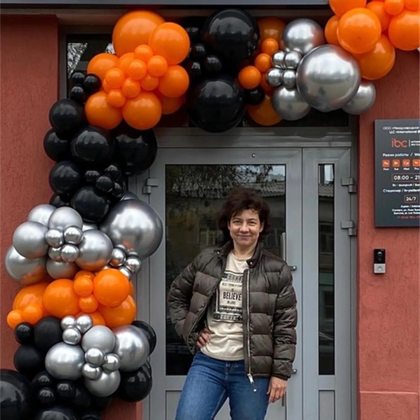 113pcs Black White Orange Confetti Latex Balloon Garland Arch Kit for