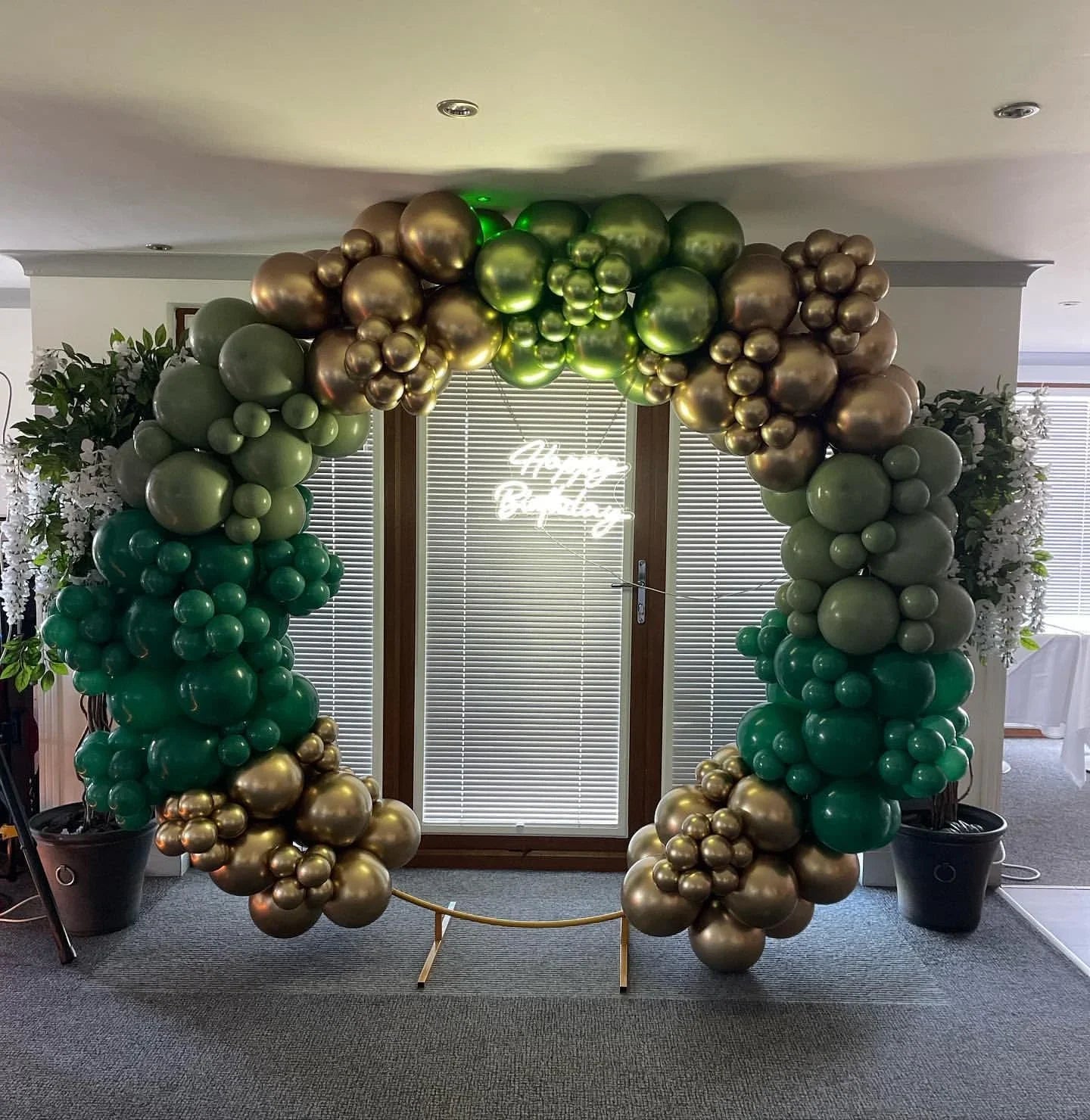 99 pcs Balloons Garland Arch Kit with Green Gold Balloons for Spring